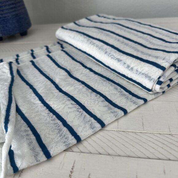 2.25 YARDS & 62" Wide Fabric Floral Lace, Striped Stretch Lightweight Polyester - Picture 5 of 6